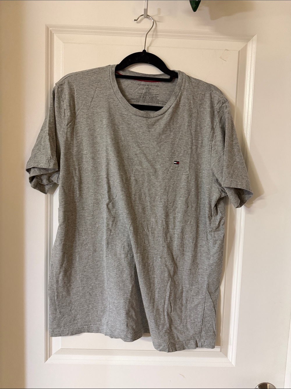 Tommy Hilfiger Men’s Heather Gray Crewneck Tee